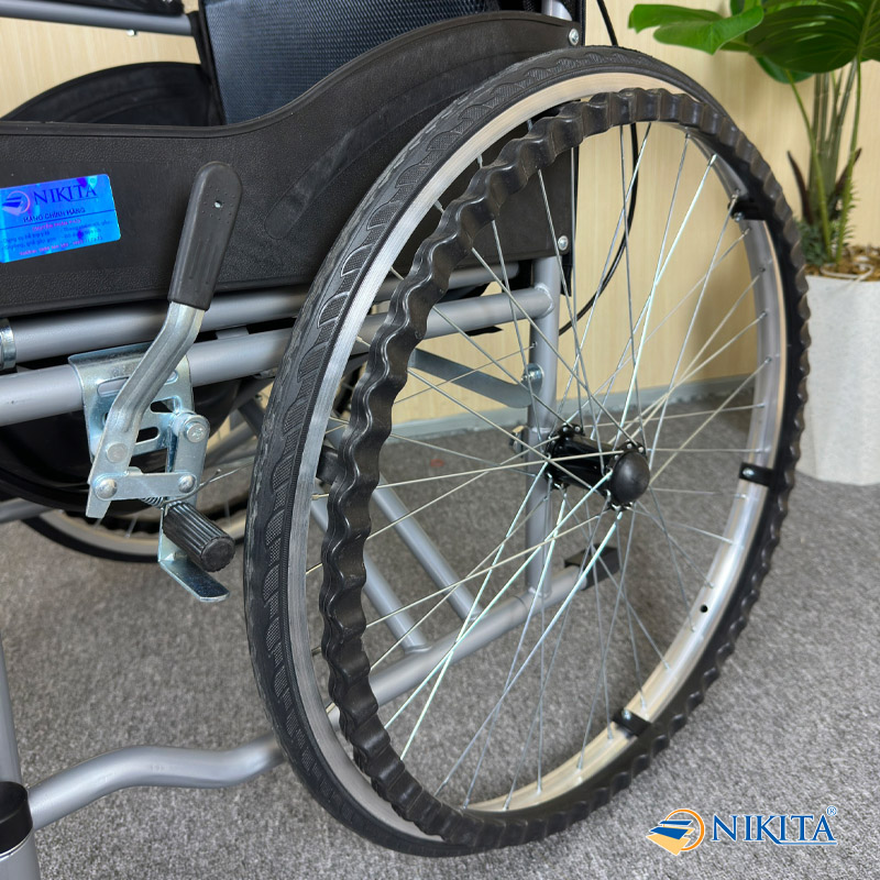 Xe lăn có bô vệ sinh Nikita S213-3+D