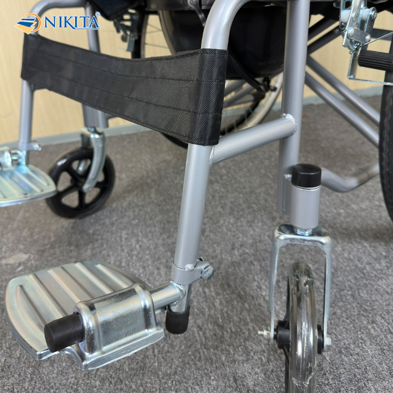 Xe lăn có bô vệ sinh Nikita S213-3+D